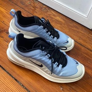 Nike airmax Axis, purple and white